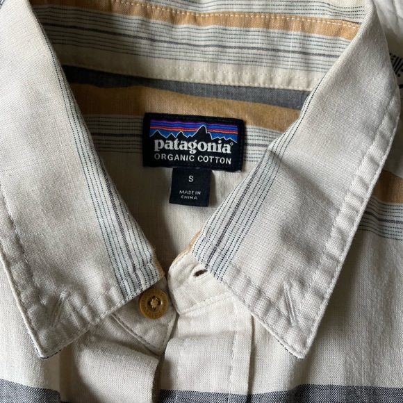 Patagonia short sleeve button down - Picture 3 of 5